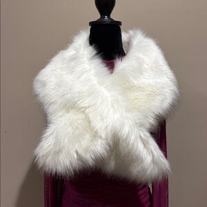 Elegant White Faux Fur Scarf